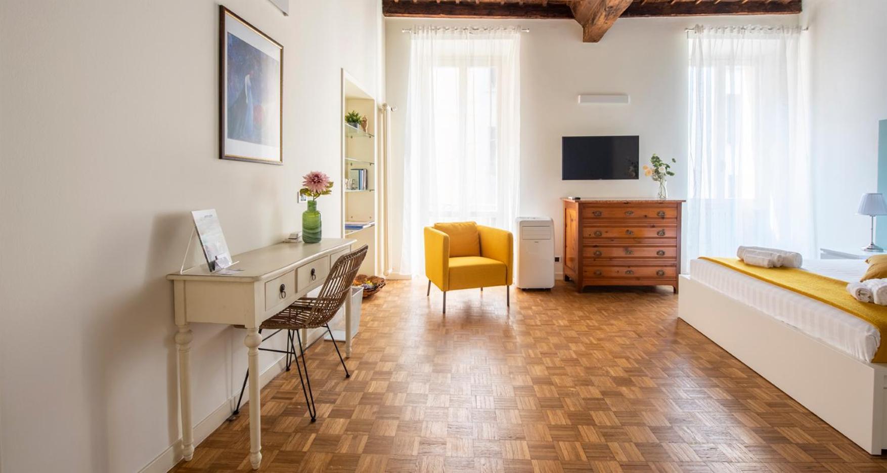 Charming Joivy Flat Next To Duomo Di Como Eksteriør billede